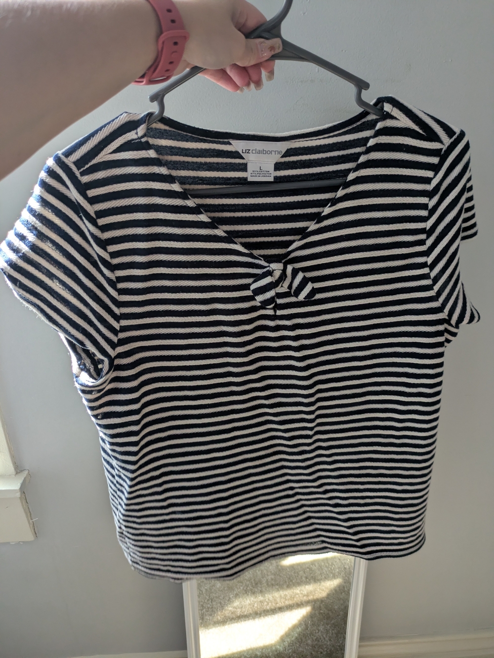 Liz Claiborne Black & White Striped Short Sleeve Knot-Front Tee